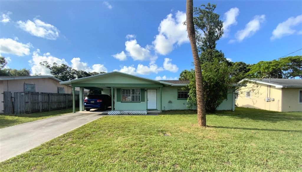 Photo of 2304 Georgia Avenue Ave, Fort Pierce, FL 34950 (MLS # R10815905)