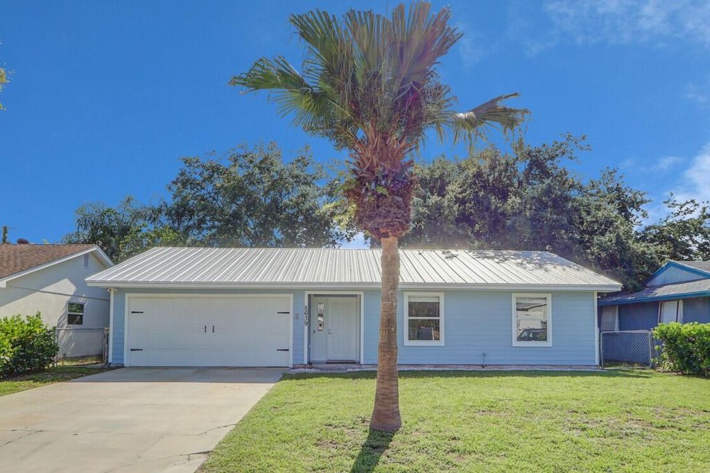 Photo of 5639 SE Indigo Avenue, Stuart, FL 34997 (MLS # R10996552)