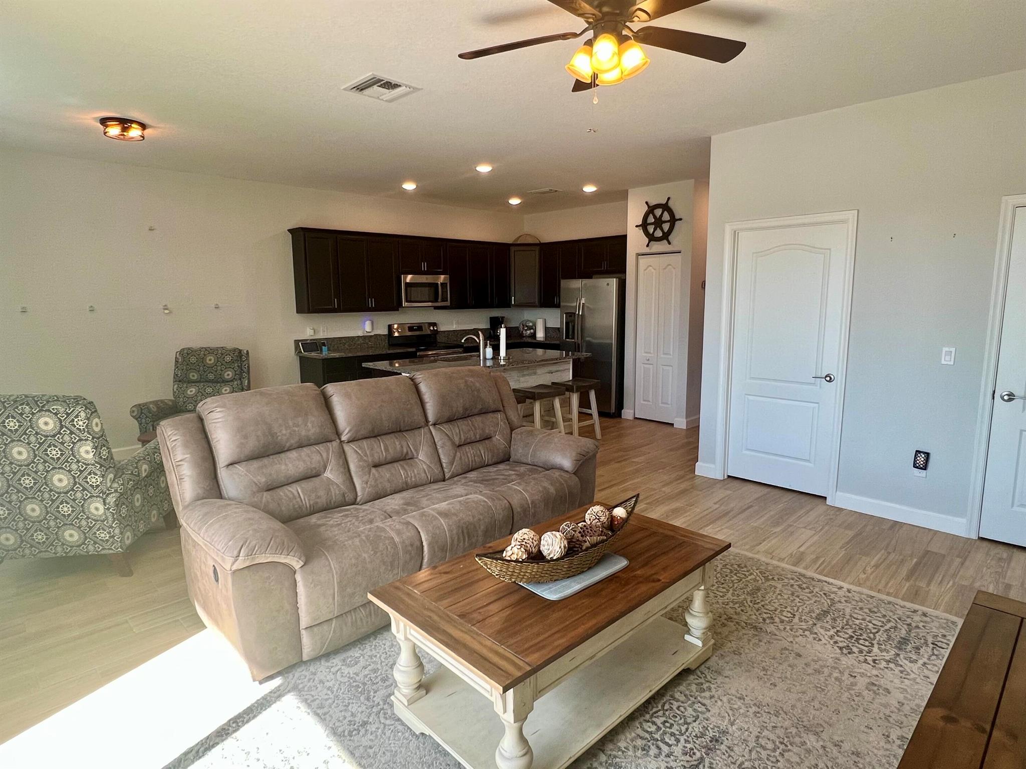 VERONA TRACE SUB & THE VI - Residential