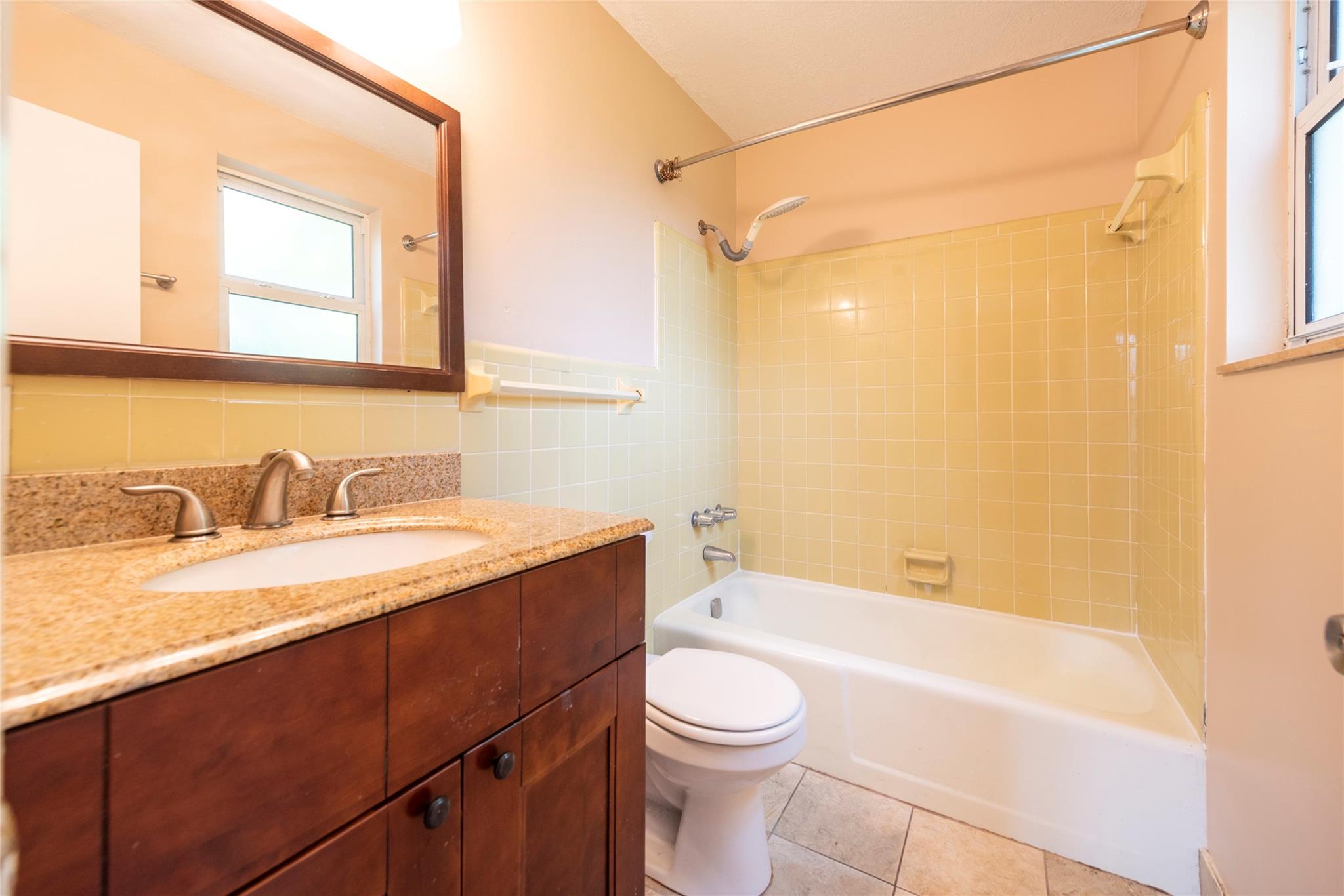 Progresso 2-18 D - Residential Lease