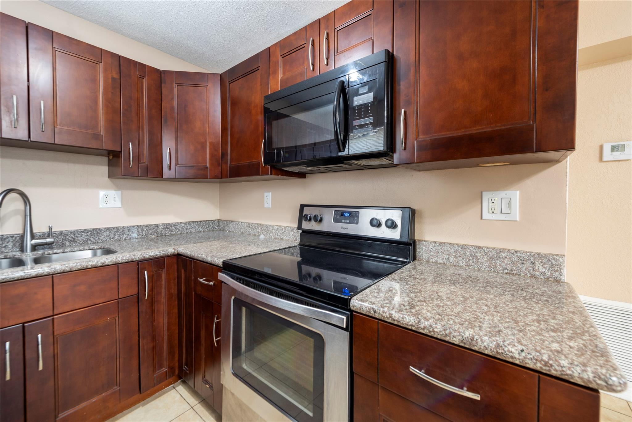 Progresso 2-18 D - Residential Lease