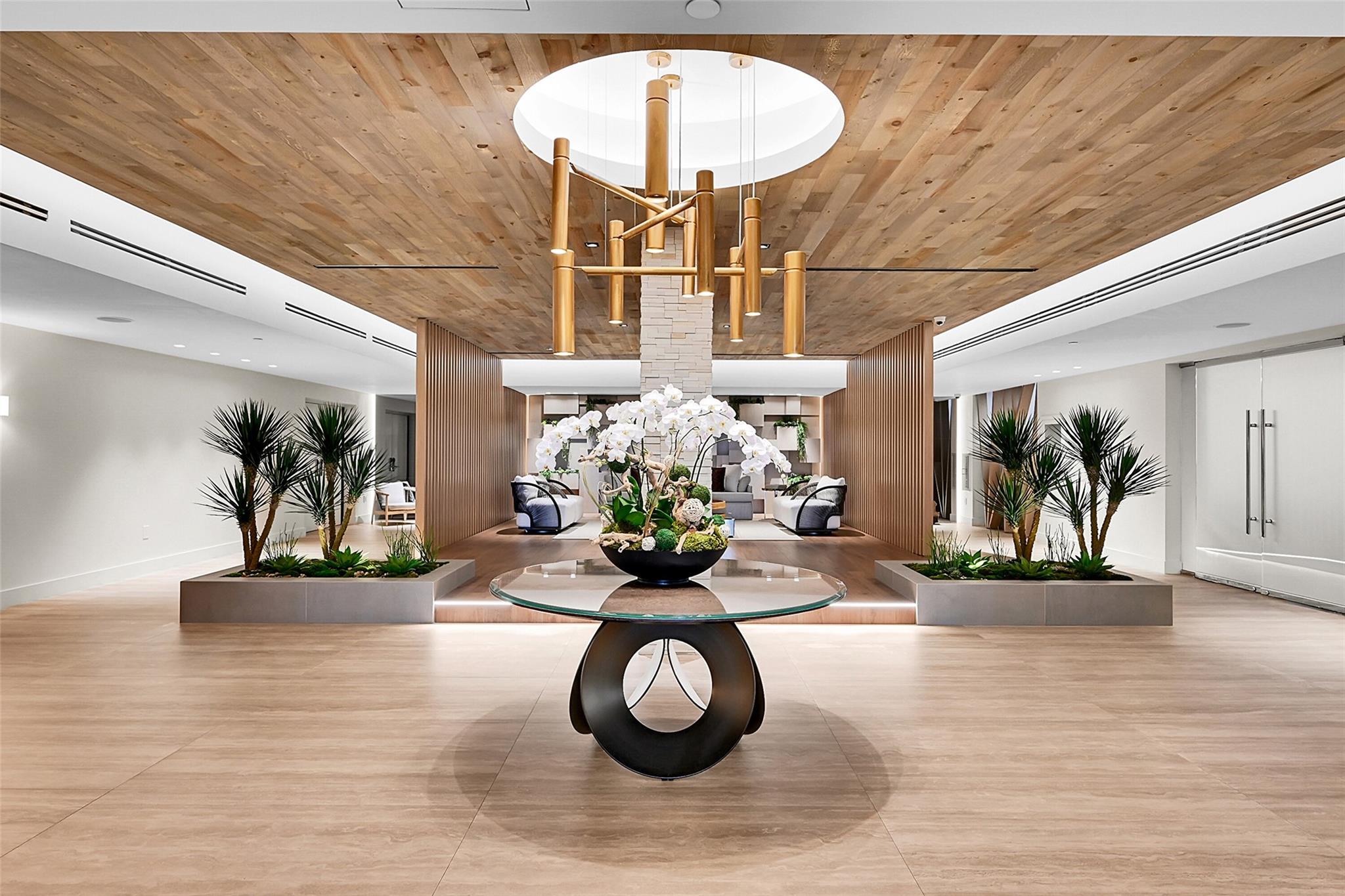 Roney Palace - Residential