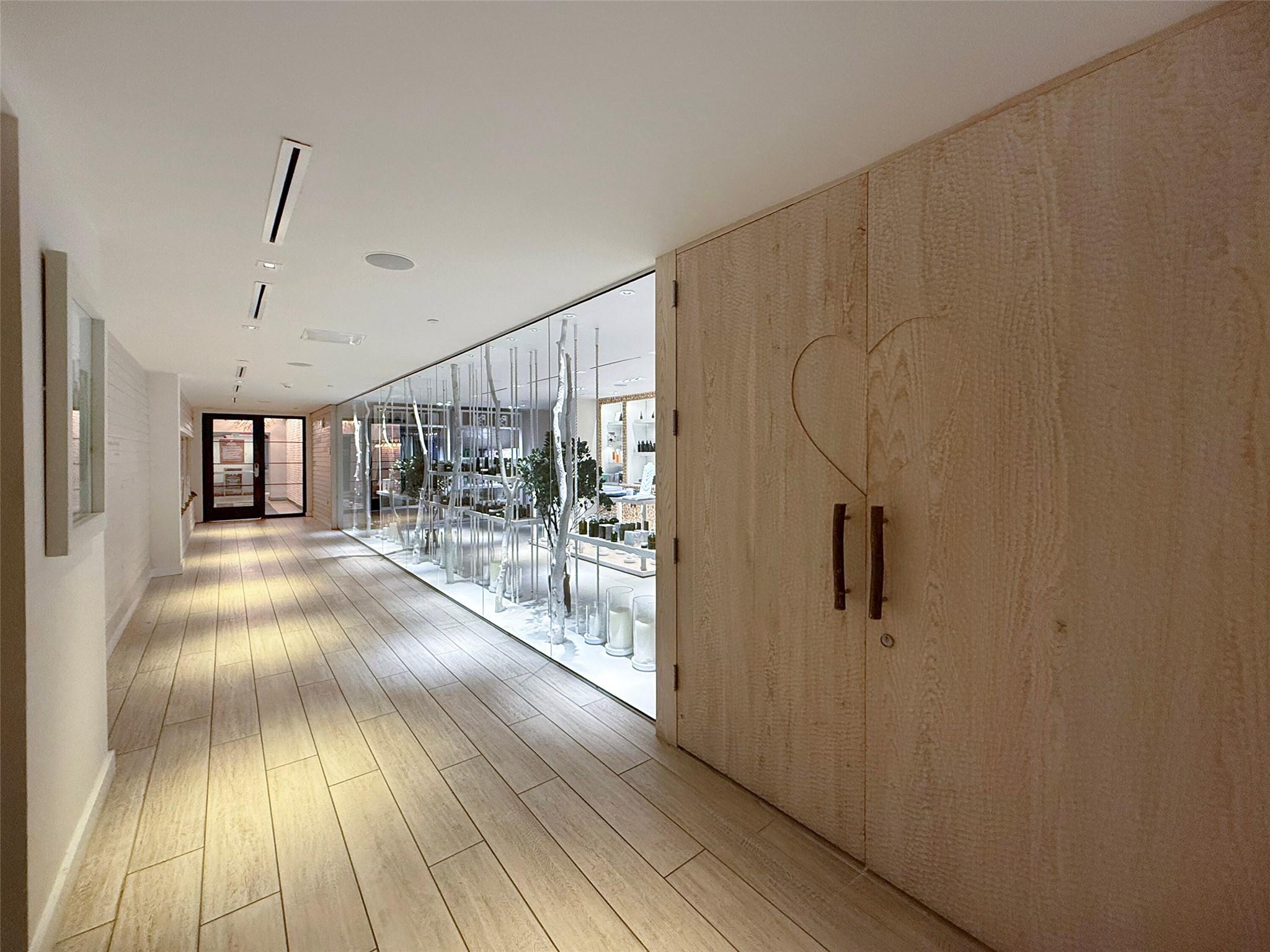 Roney Palace - Residential