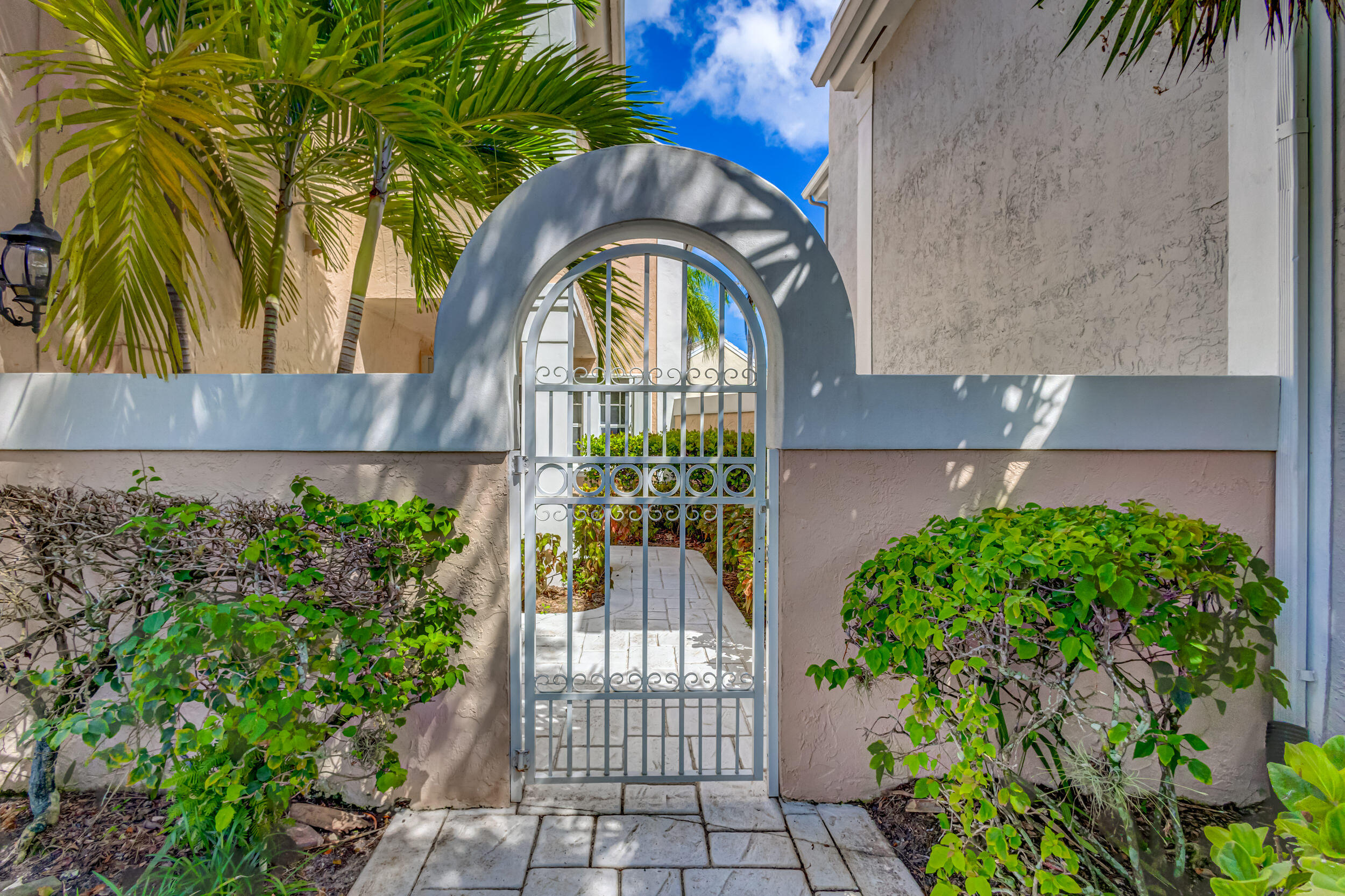 BARCLAY CLUB AT PGA NATL - Residential Lease