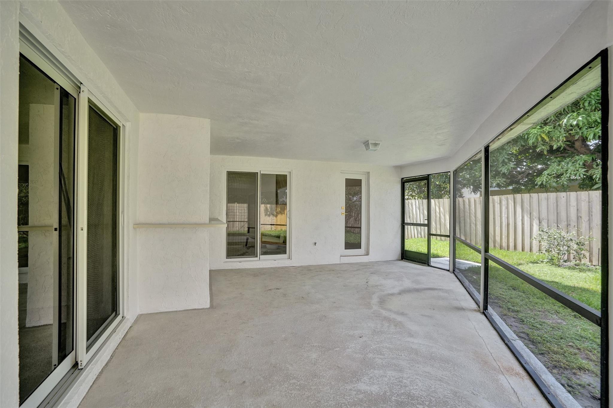 TROPIC PALMS 1 - Residential