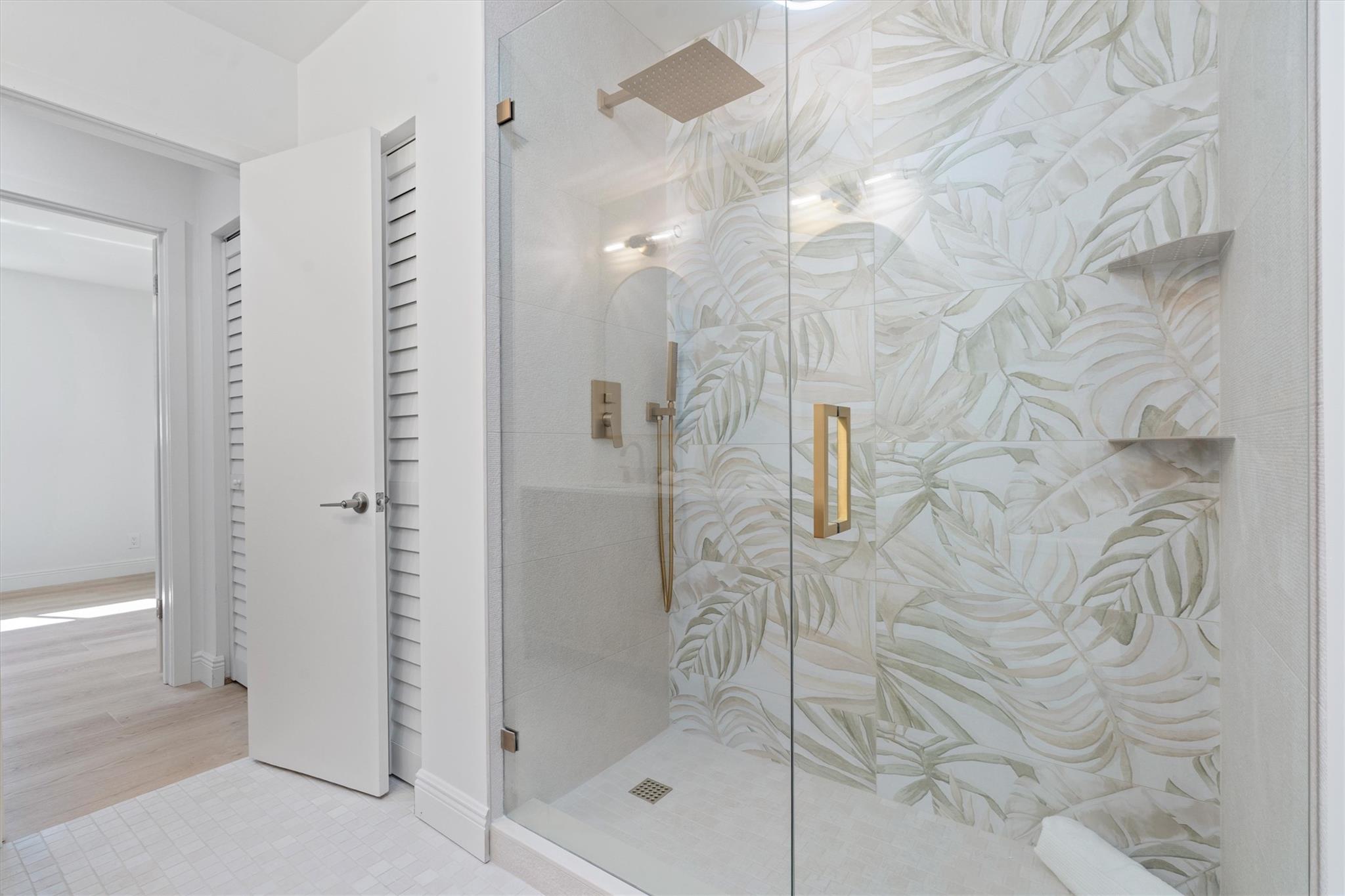 TROPIC PALMS 1 - Residential