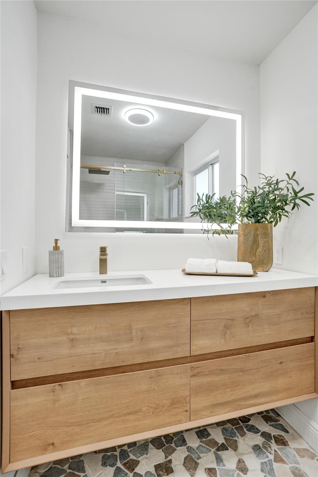TROPIC PALMS 1 - Residential
