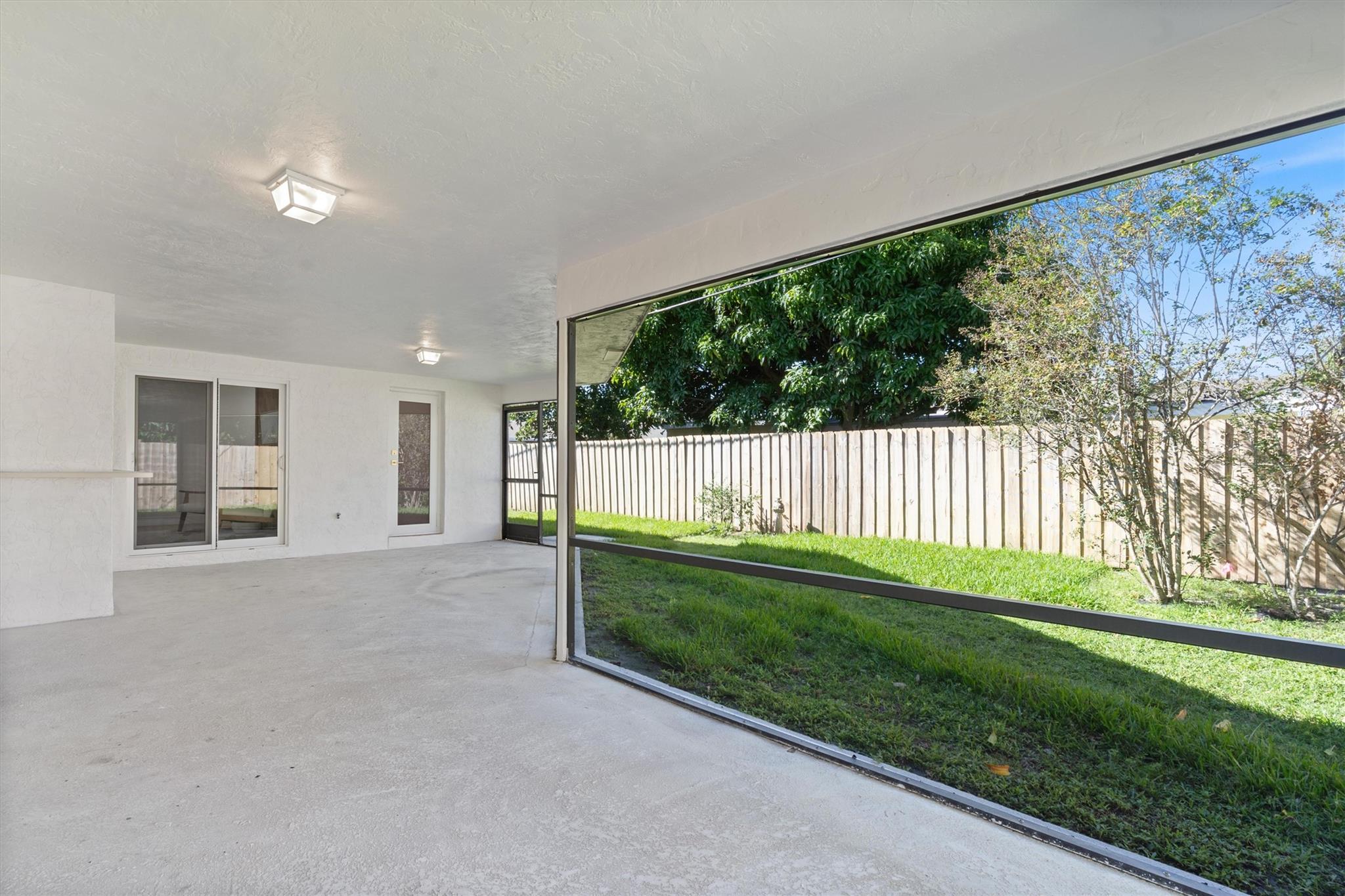 TROPIC PALMS 1 - Residential