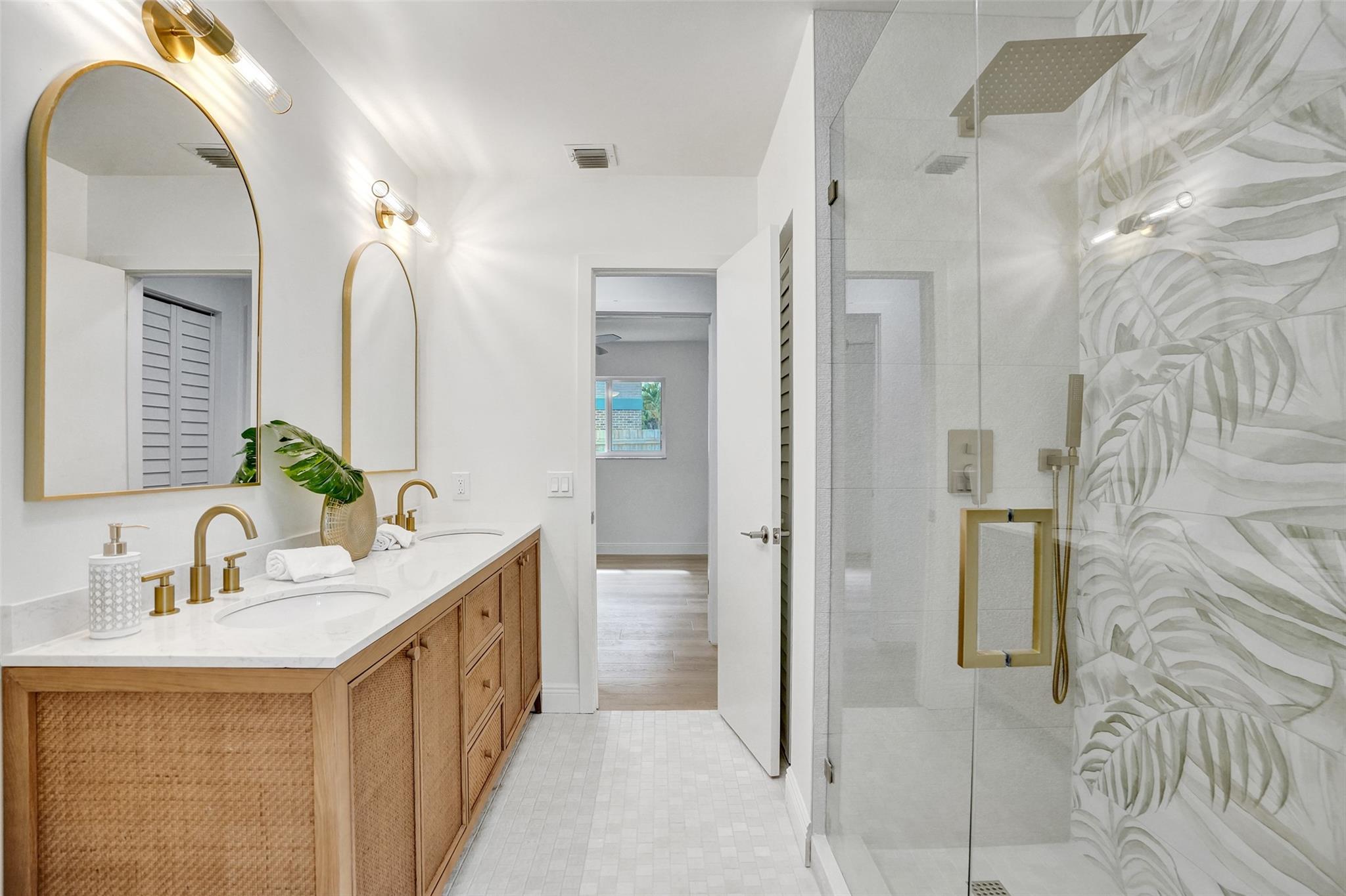TROPIC PALMS 1 - Residential
