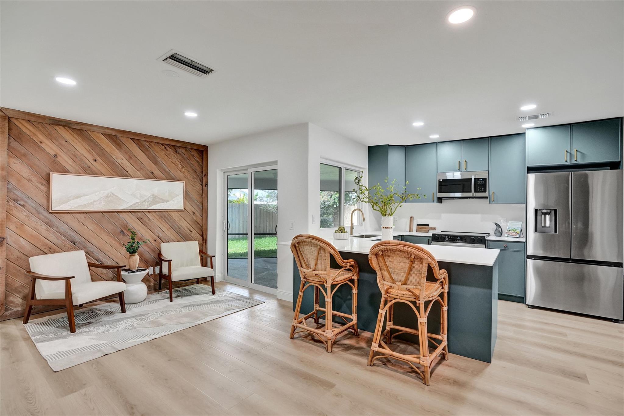 TROPIC PALMS 1 - Residential