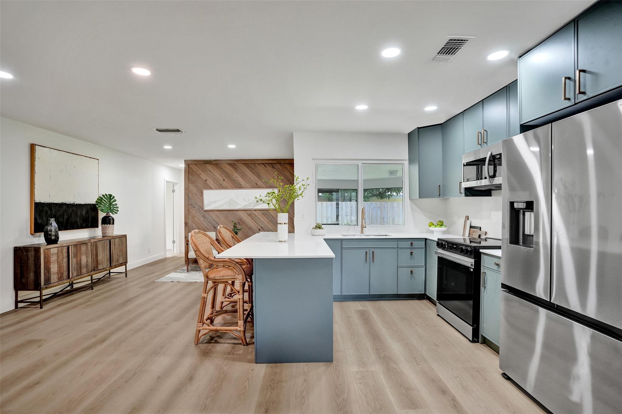 TROPIC PALMS 1 - Residential
