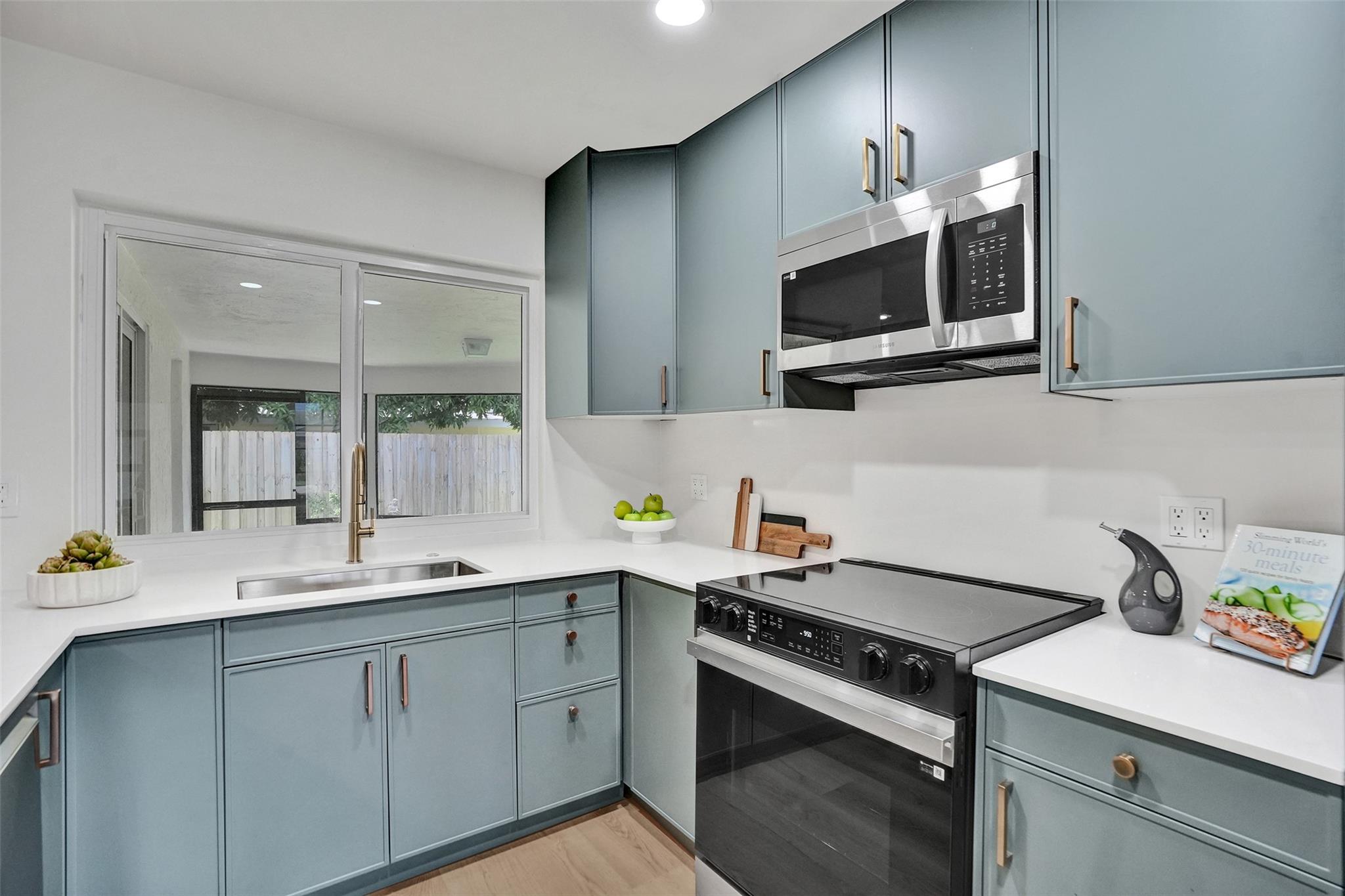 TROPIC PALMS 1 - Residential