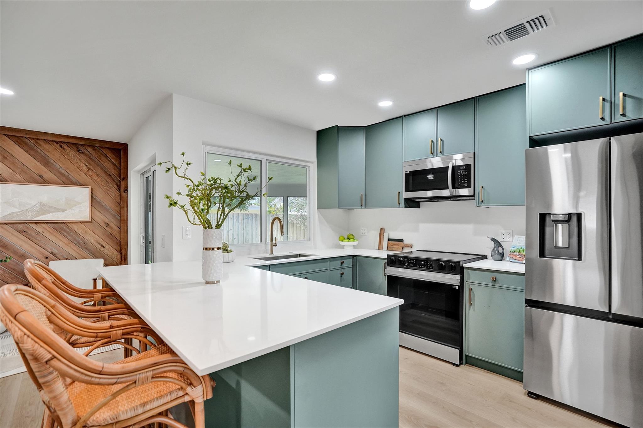TROPIC PALMS 1 - Residential