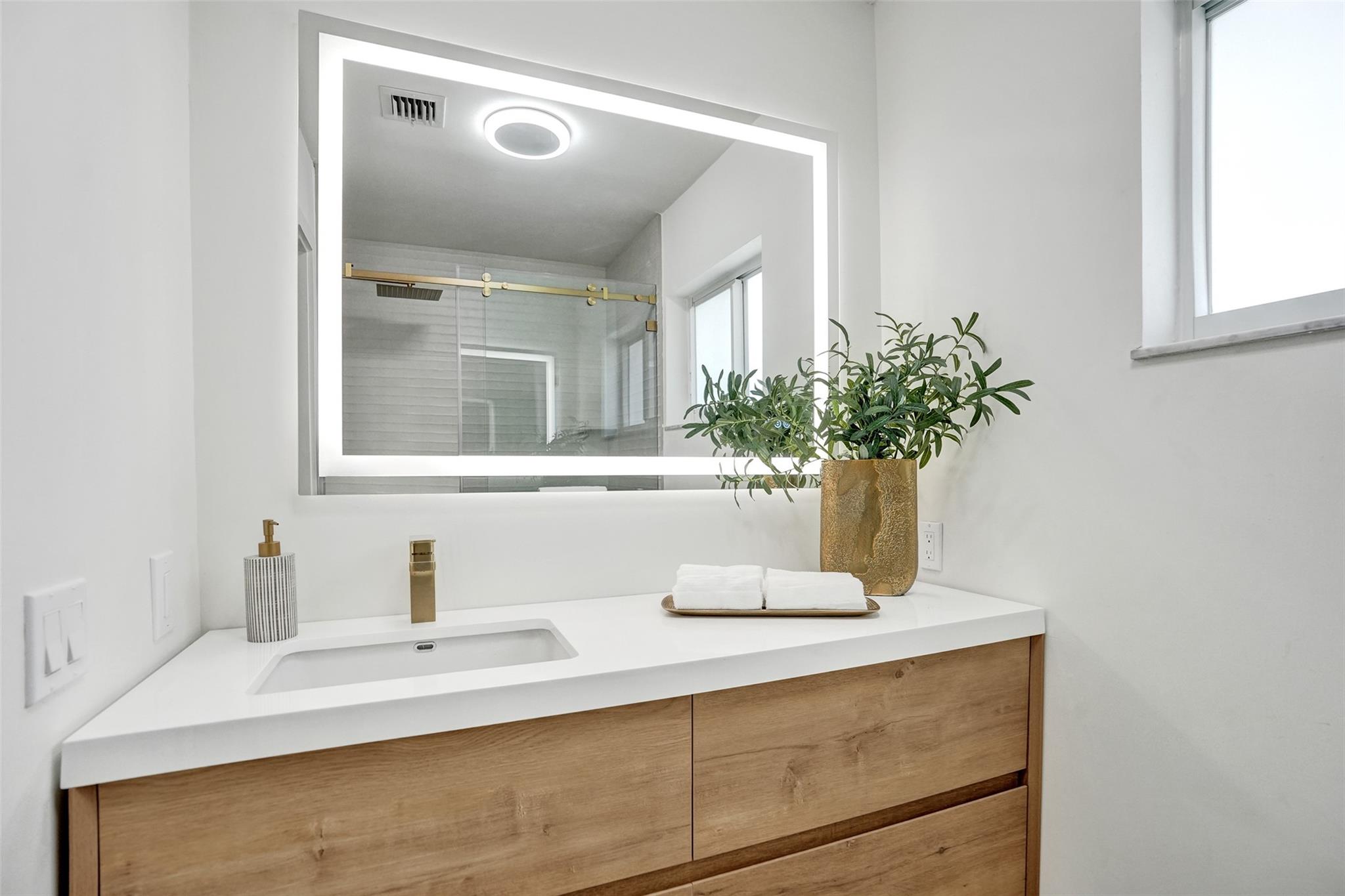 TROPIC PALMS 1 - Residential