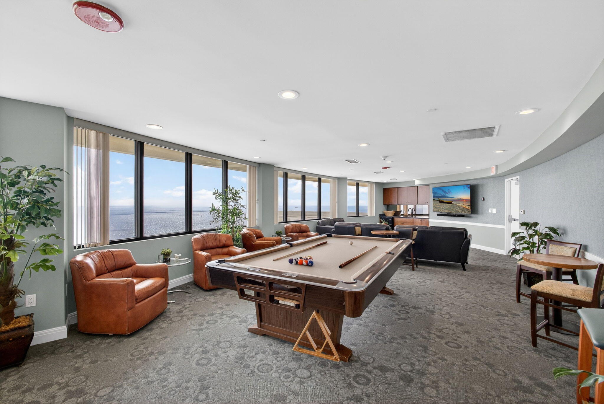 TIARA CONDO - Residential