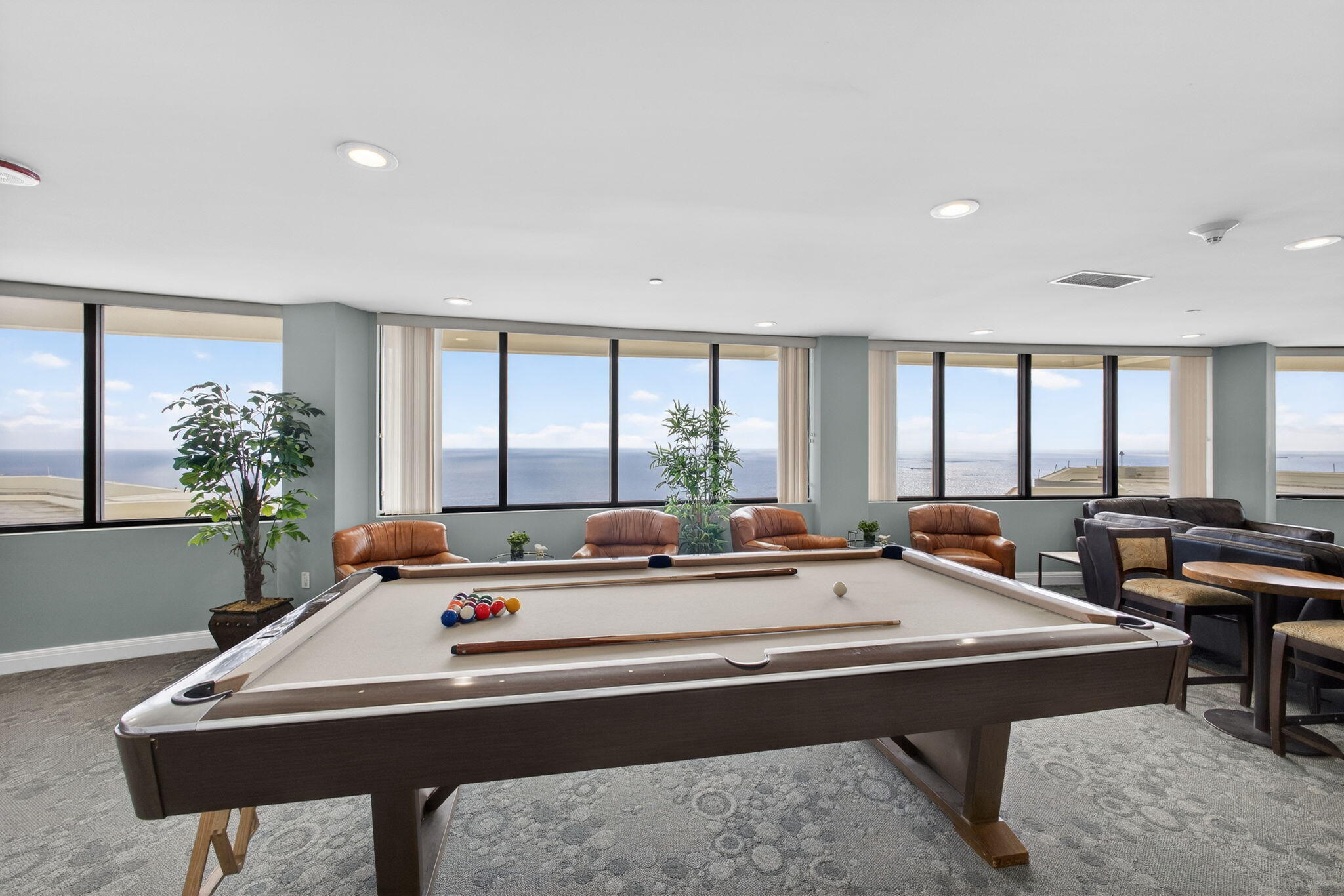 TIARA CONDO - Residential