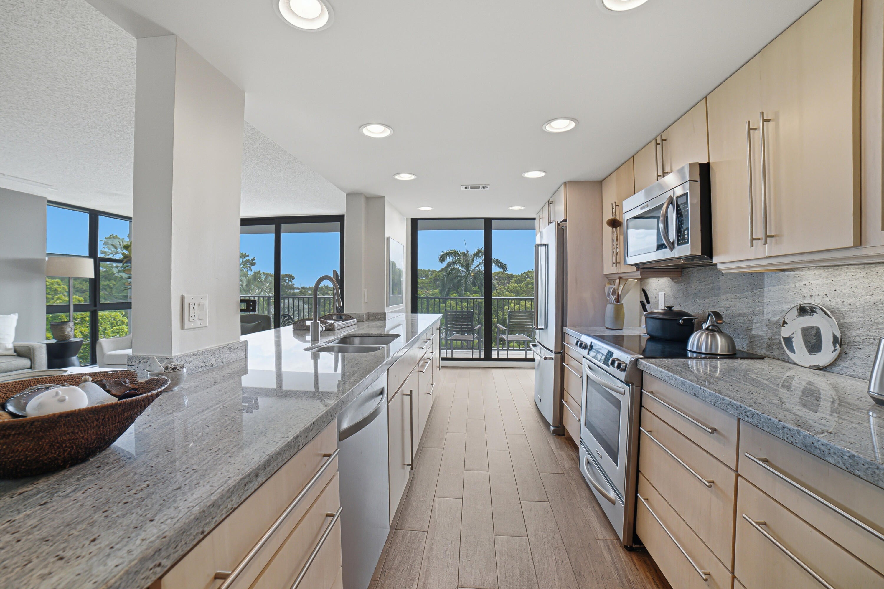 1101 RIVER REACH Drive 410