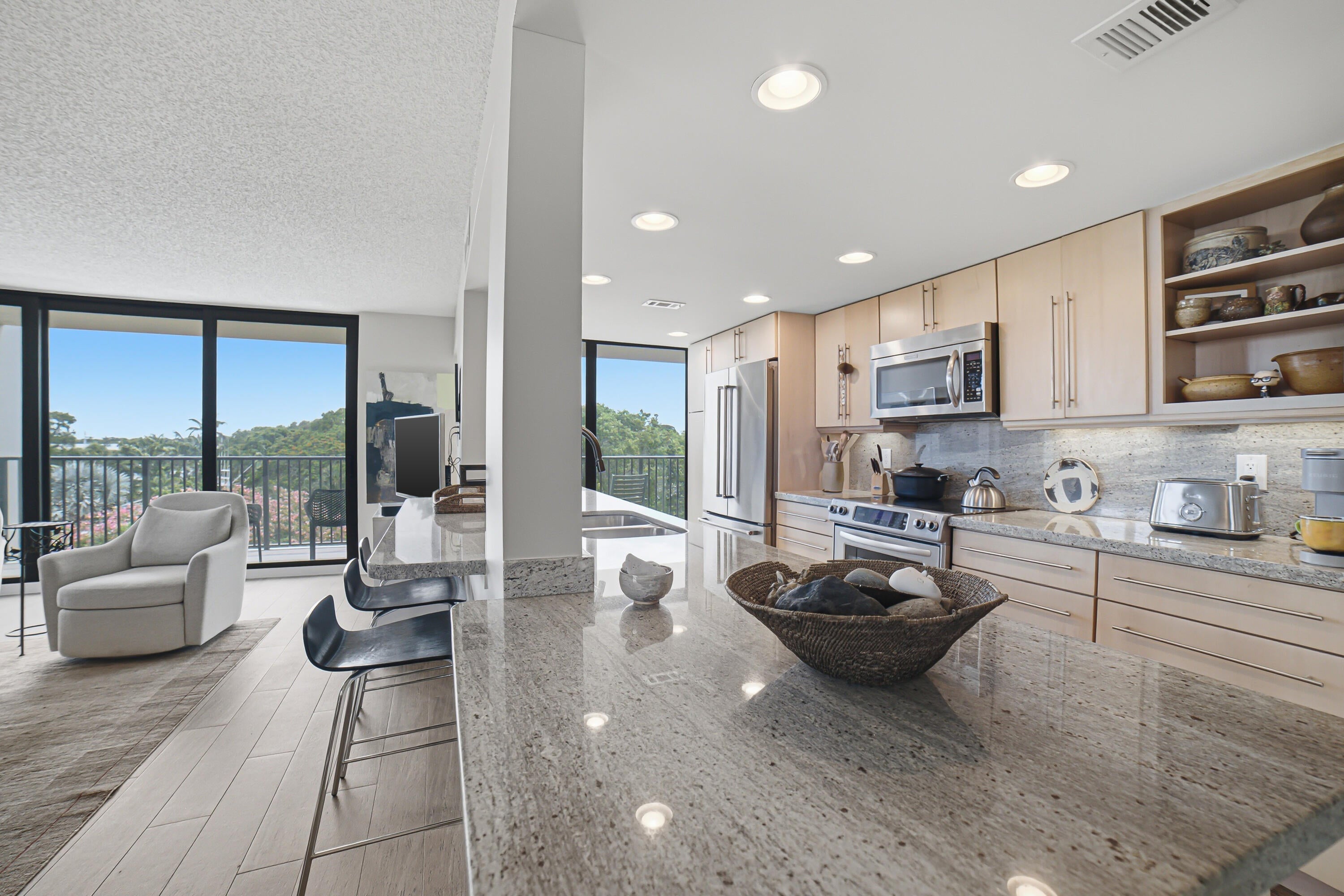1101 RIVER REACH Drive 410