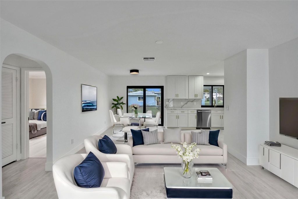 listing image 0