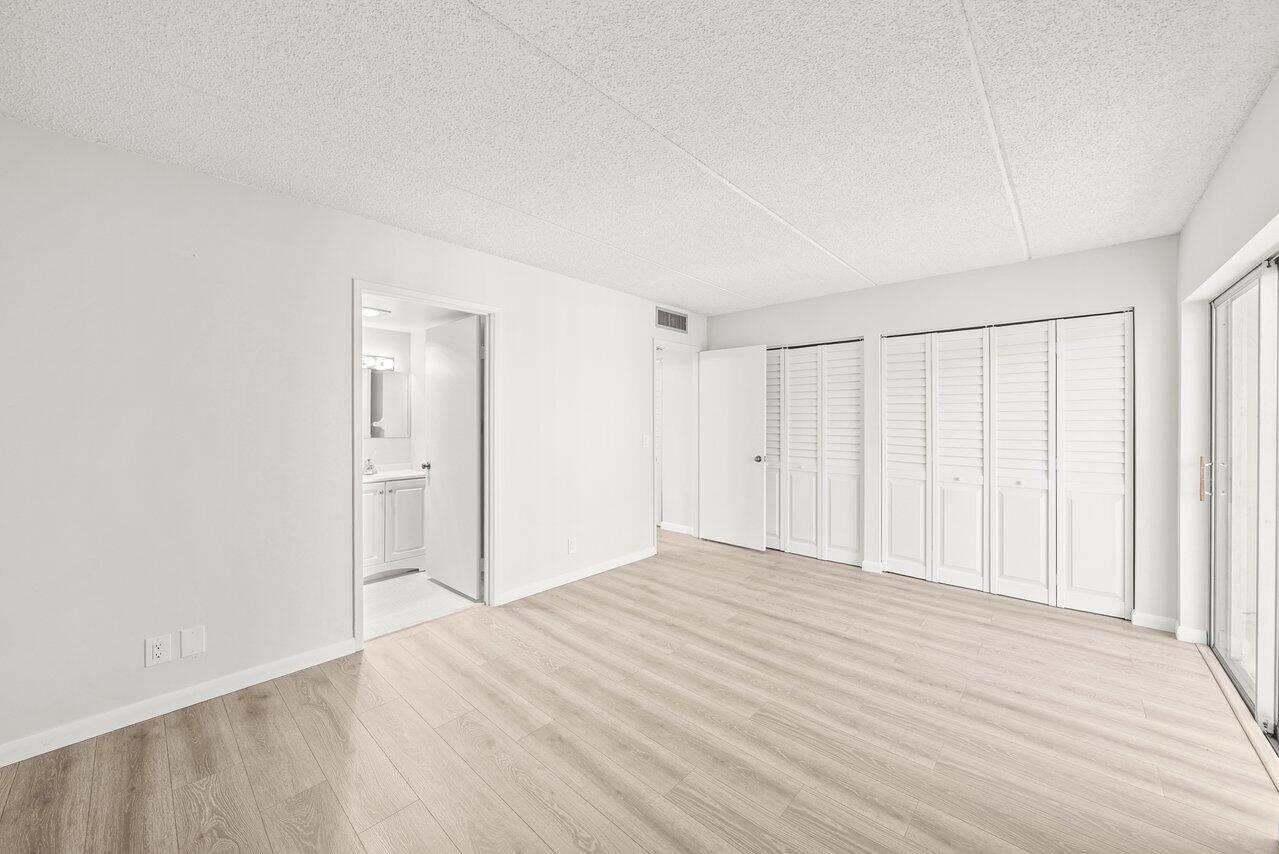 VILLAGE GREEN SUSSEX CONDO - Residential