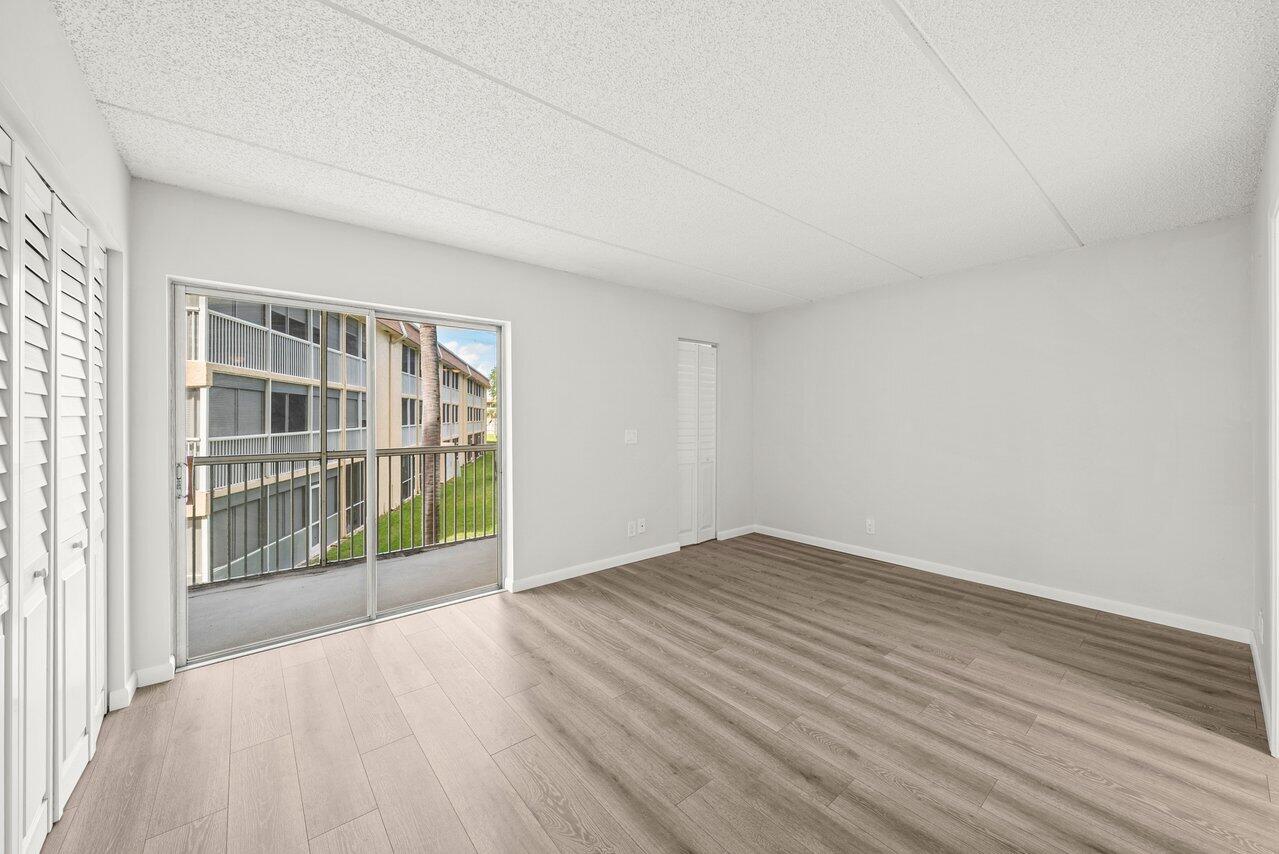 VILLAGE GREEN SUSSEX CONDO - Residential