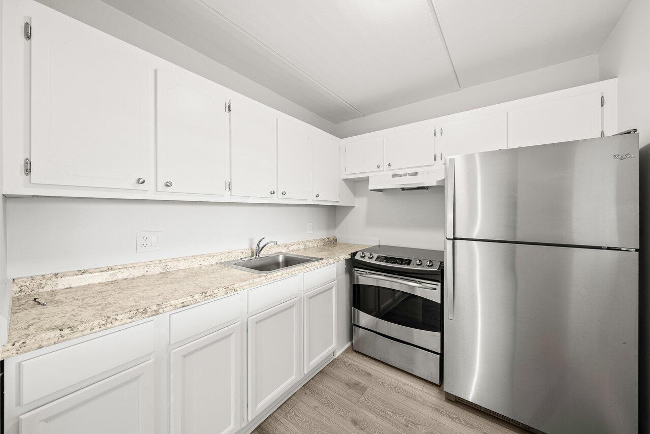 VILLAGE GREEN SUSSEX CONDO - Residential