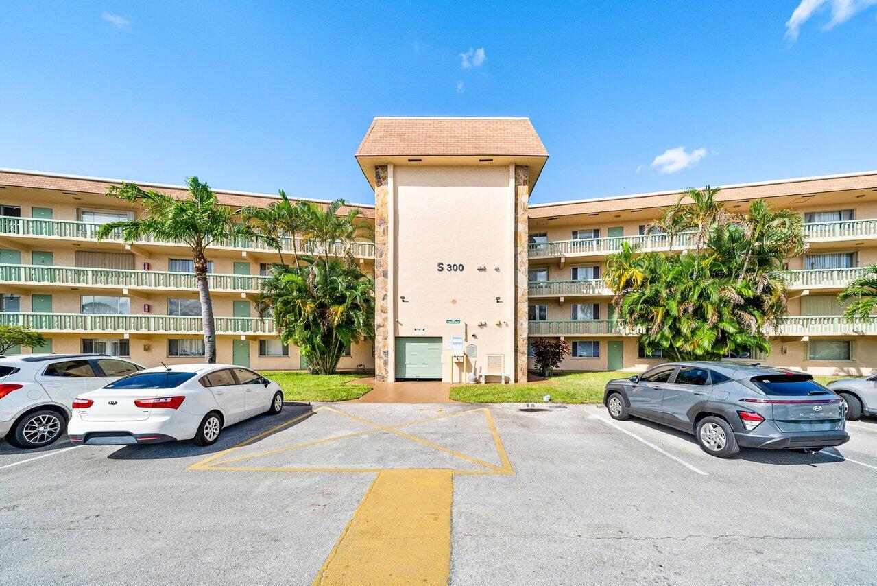 VILLAGE GREEN SUSSEX CONDO - Residential