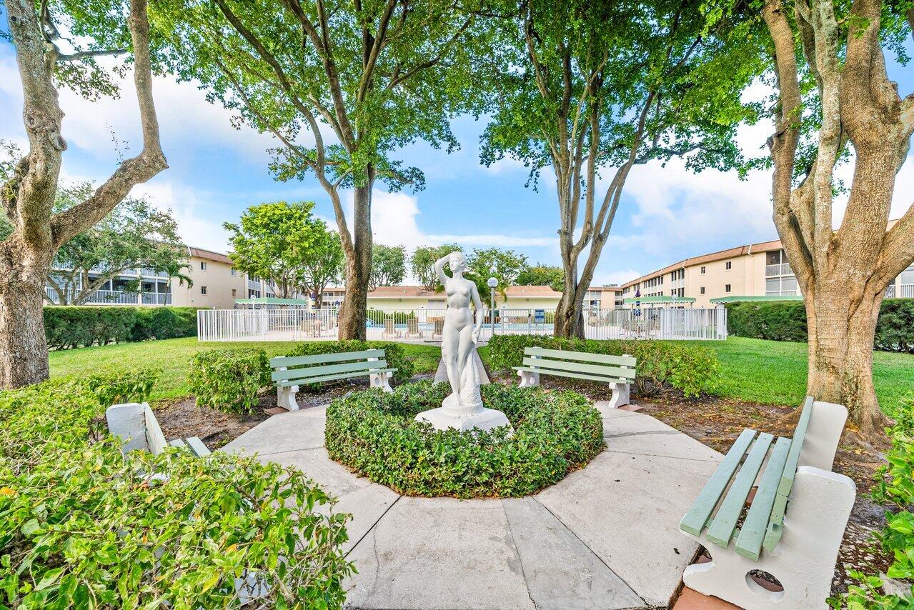 VILLAGE GREEN SUSSEX CONDO - Residential