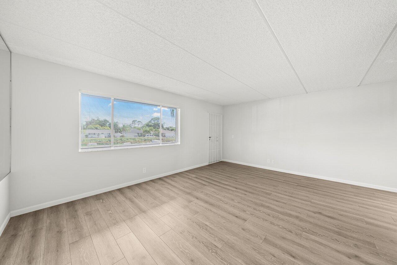 VILLAGE GREEN SUSSEX CONDO - Residential