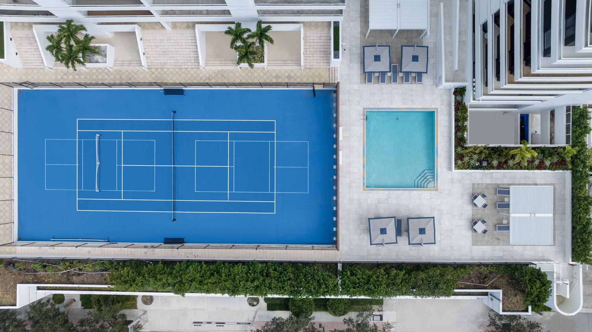 PLAZA OF THE PALM BEACHES - Residential