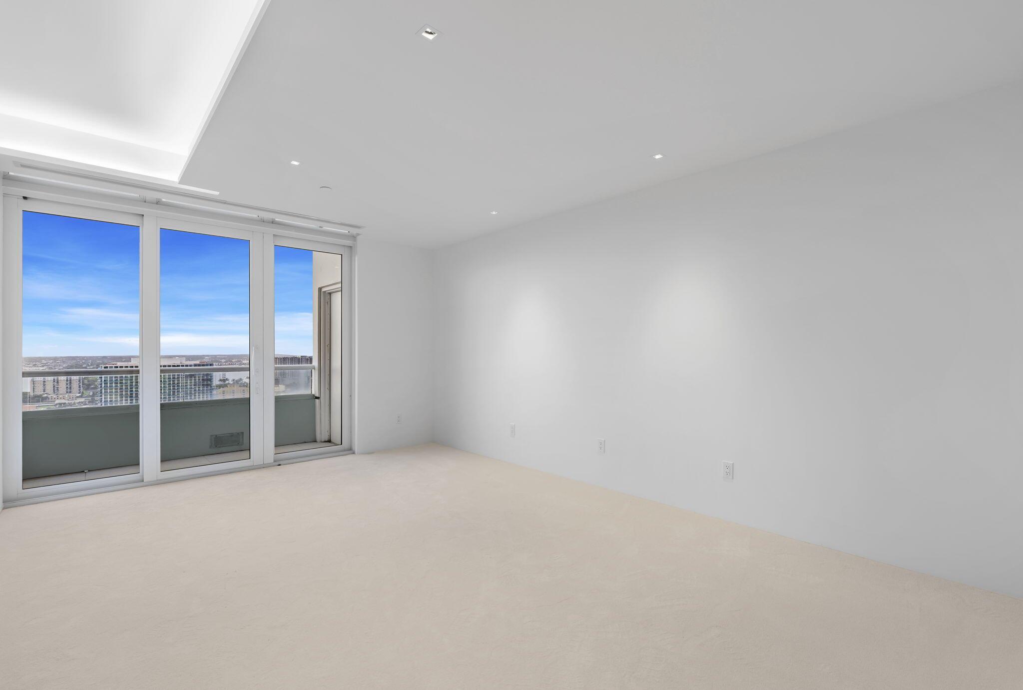 PLAZA OF THE PALM BEACHES - Residential