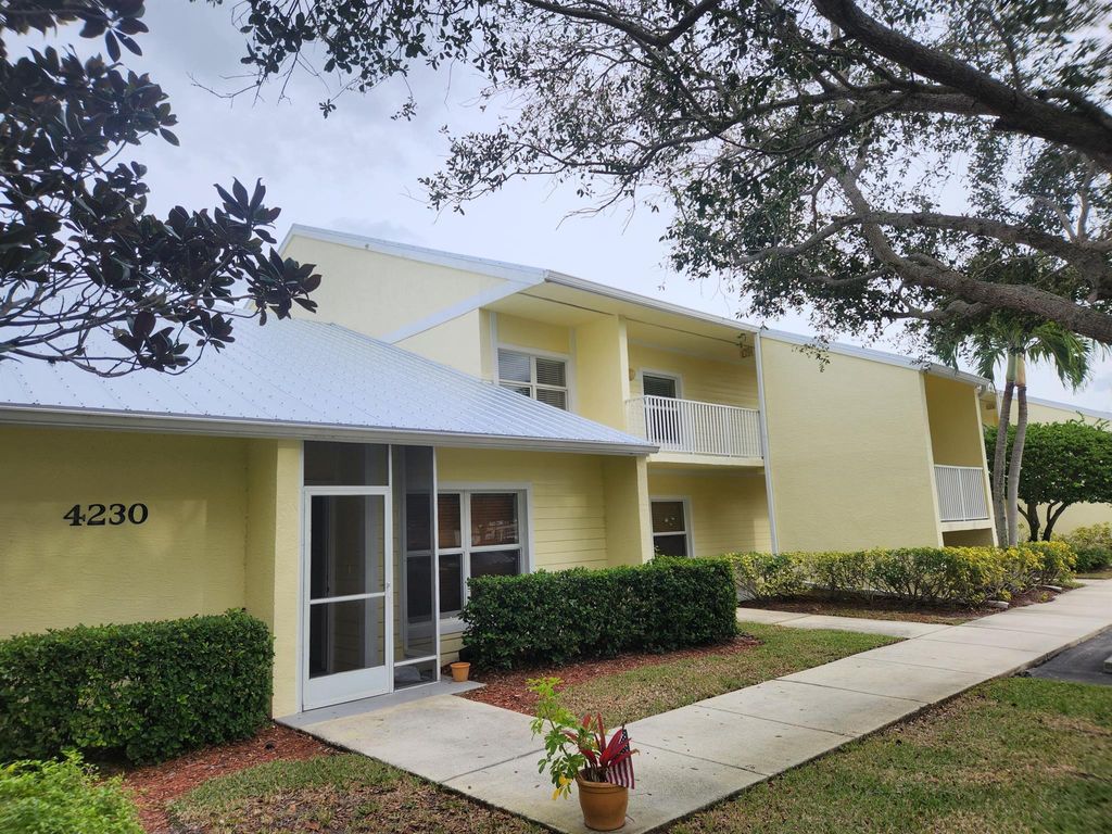 Photo of 4230 Gator Trace Avenue #G, Fort Pierce, FL 34982 (MLS # R10946986)
