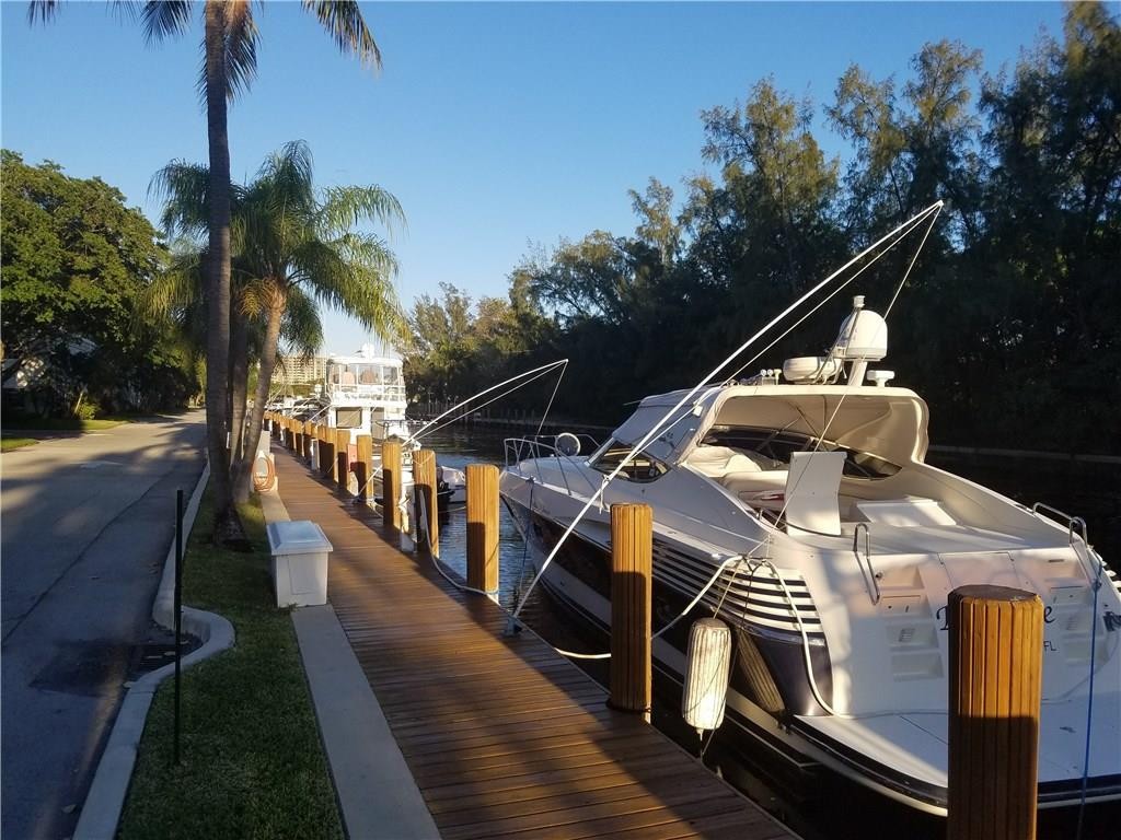 Bay Colony Club Bldg #16 - Residential