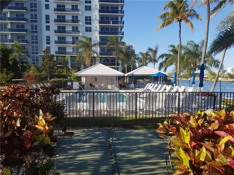 Bay Colony Club Bldg #16 - Residential