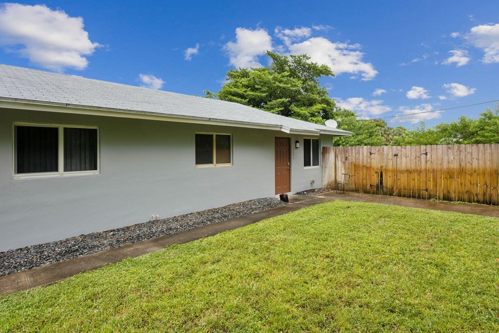 Photo of 2227 NE 3rd Avenue #2, Delray Beach, FL 33444 (MLS # B26009218)