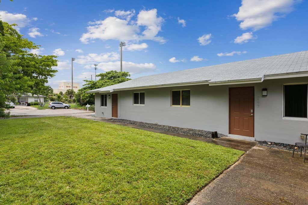 Photo of 2227 NE 3rd Avenue #2, Delray Beach, FL 33444 (MLS # B26009218)