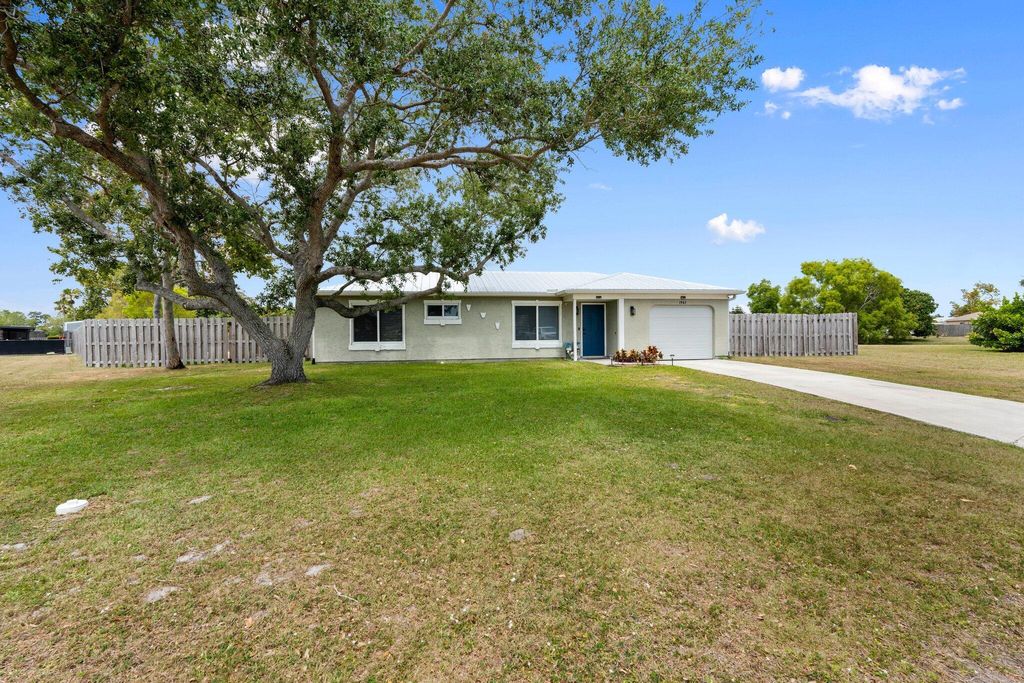 Photo of 1967 SE West Dunbrooke Circle, Port Saint Lucie, FL 34952 (MLS # R11149543)