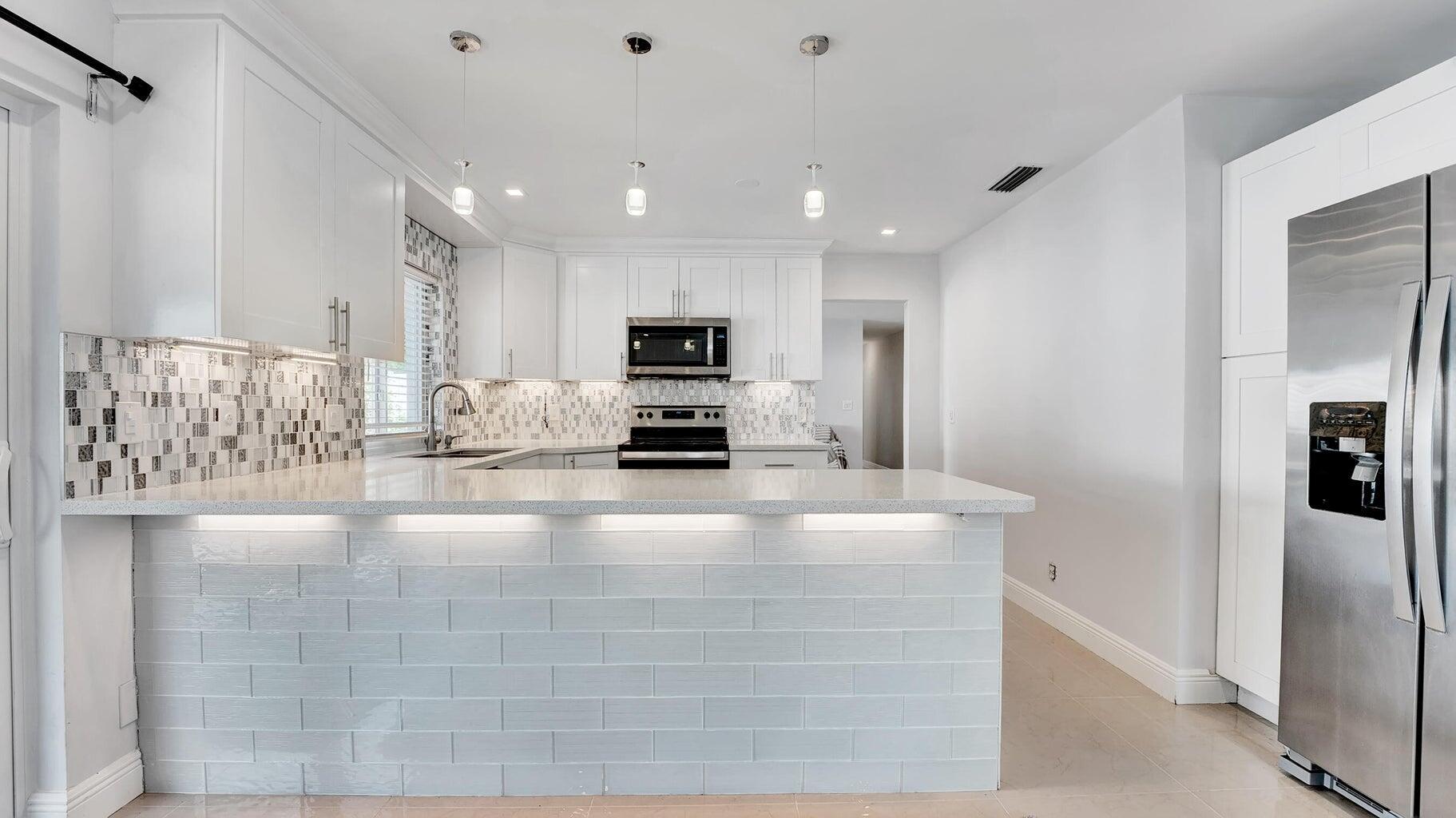 DELRAY SHORES FIRST ADD - Residential Lease