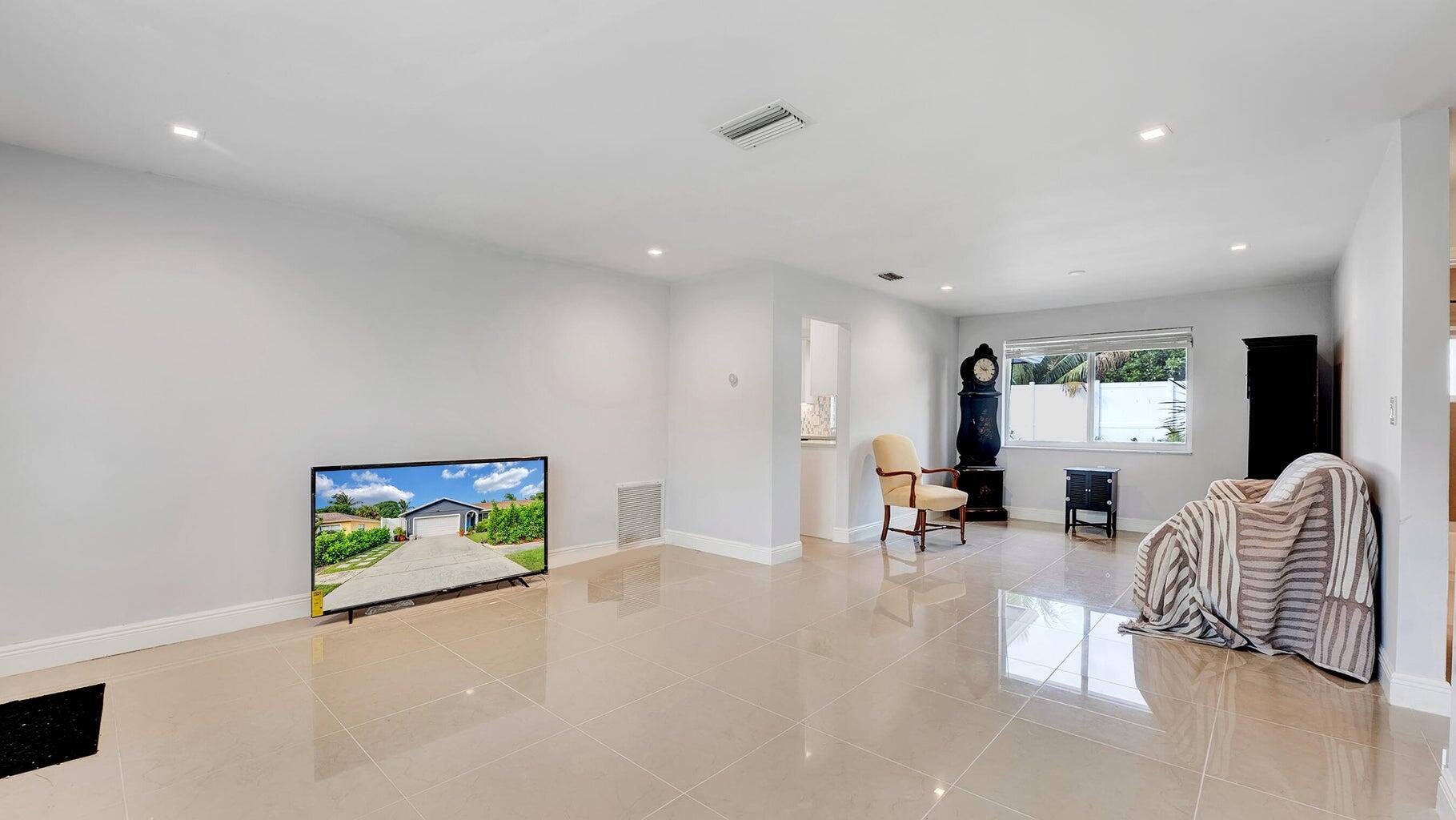 DELRAY SHORES FIRST ADD - Residential Lease