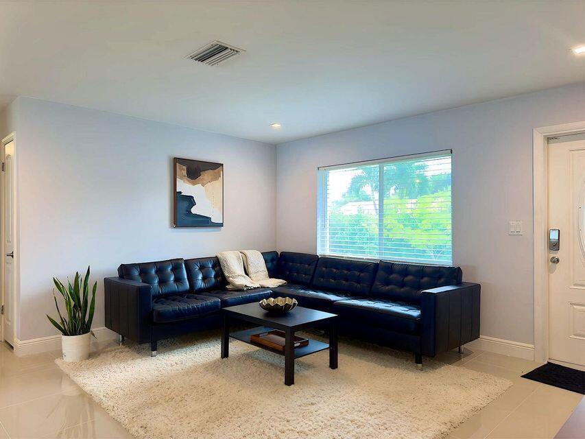 DELRAY SHORES FIRST ADD - Residential Lease