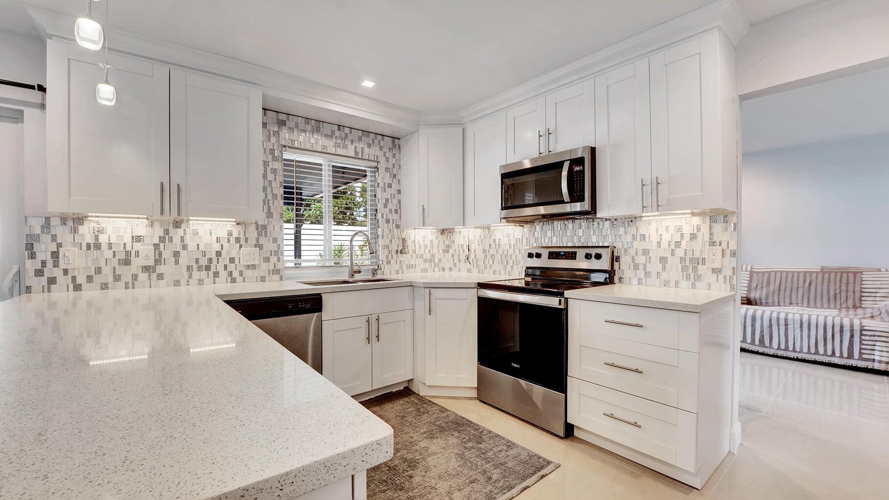 DELRAY SHORES FIRST ADD - Residential Lease