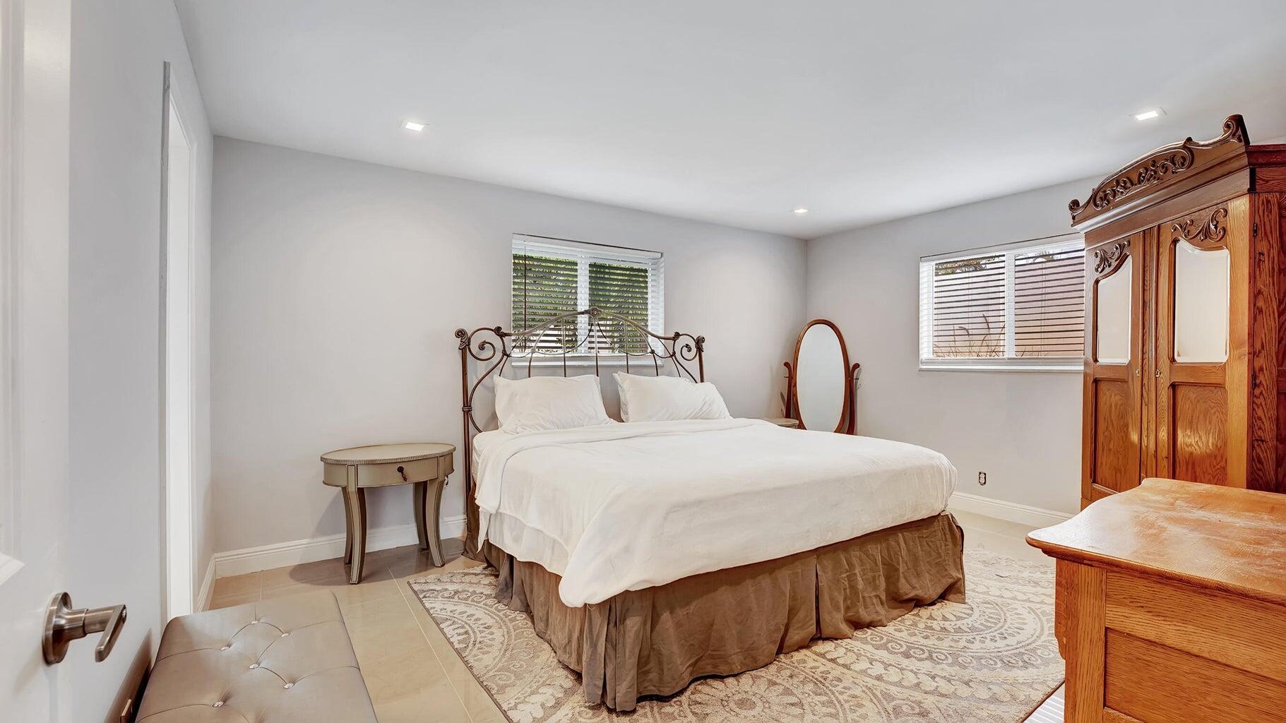 DELRAY SHORES FIRST ADD - Residential Lease