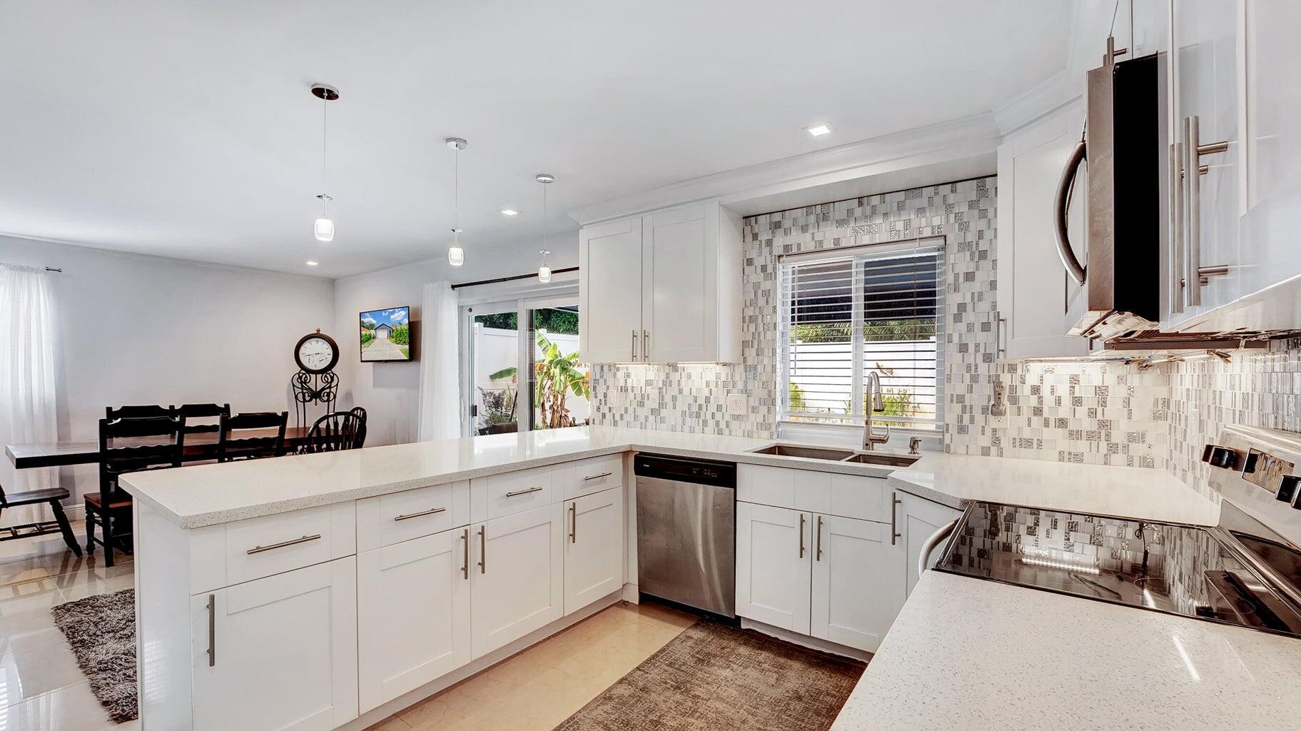 DELRAY SHORES FIRST ADD - Residential Lease