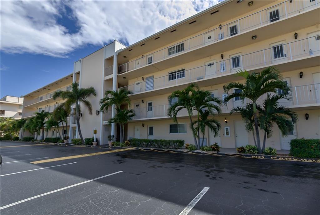 BOCA HOUSE CONDO - Residential