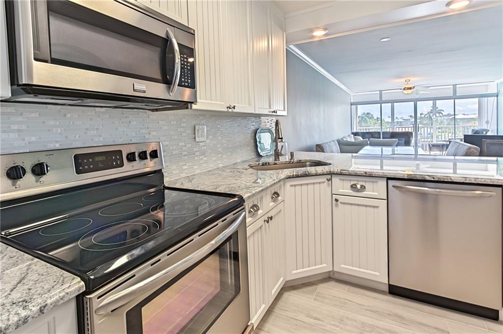 BOCA HOUSE CONDO - Residential