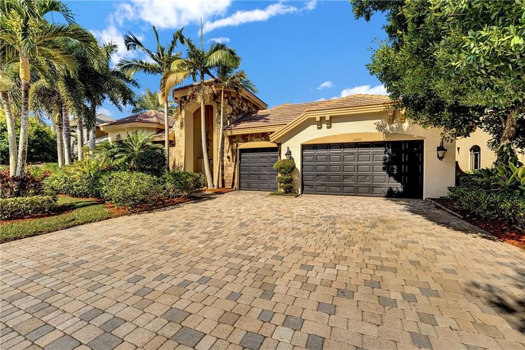 Photo of 10642 Versailles Boulevard, Wellington, FL 33449 (MLS # F10280469)