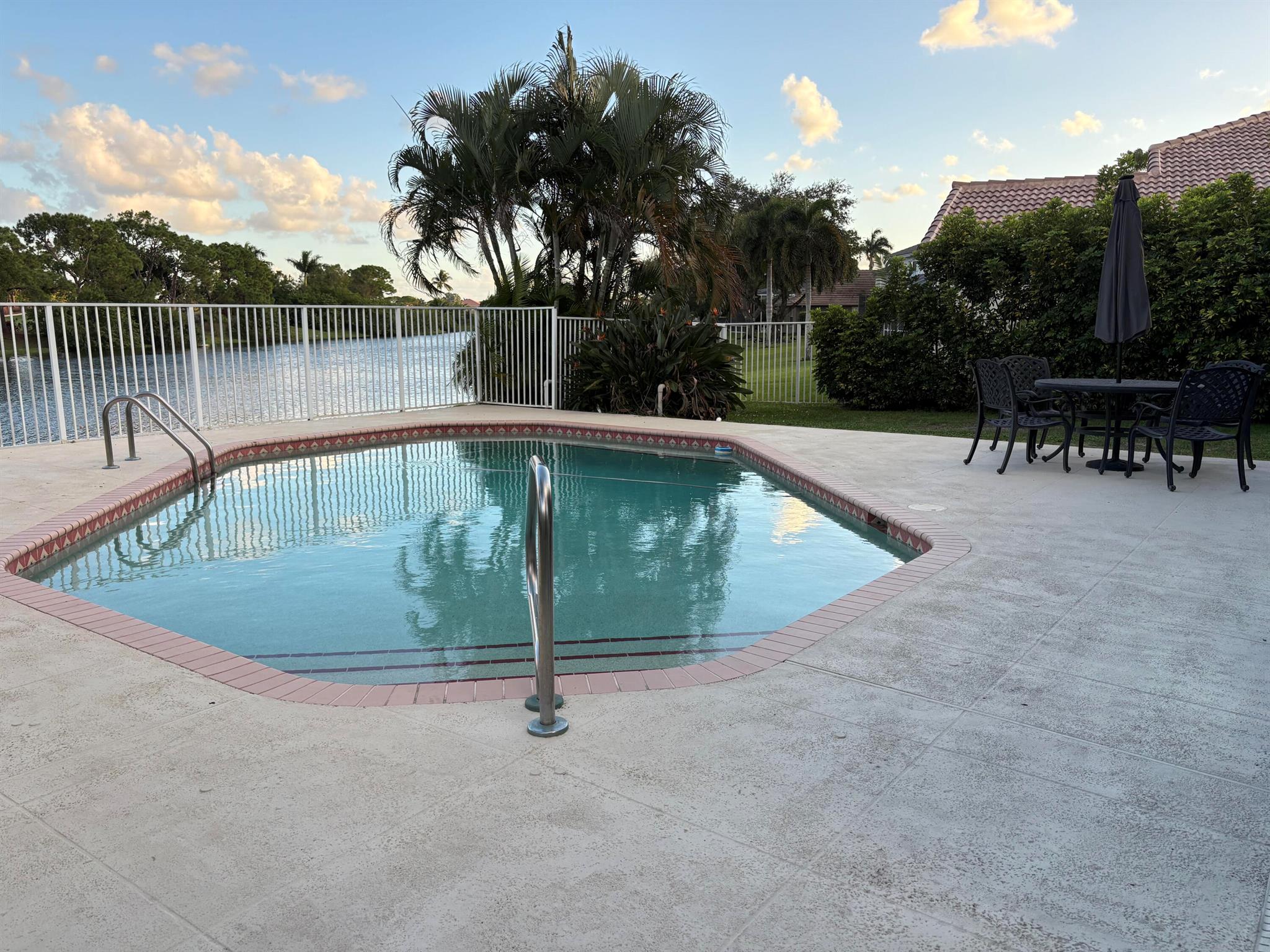 LAKEFIELD OF THE LANDINGS - Residential Lease