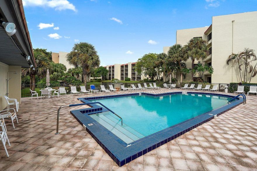 Available 1/1/27-4/30/27 - Fully furnished & appointed 3rd floor condo in elevator building. Jupiter Beach located right around the corner.  Screened balcony overlooking pond.  Primary BedRm: king bed & ensuite bathrm. 2nd bedrm has twin beds. Both bathrooms have been renovated.  3 month minimum term.  No pets or smoking. 2 large screen Smart TV's. Comm Pool. Wifi, Basic Cable, Water, $100 Mo electric allowance included.  12.5% Tax on rent. $300 exit clean fee. $100.