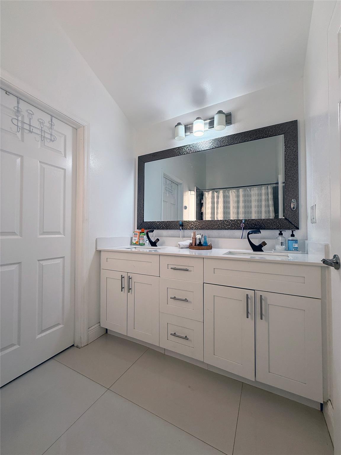 Christopher B Zacco 132-1 - Residential