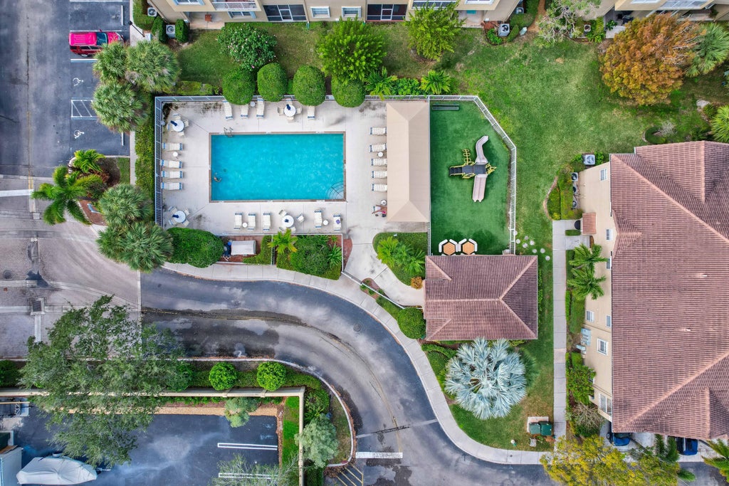 Photo of 115 Lighthouse Circle #B, Tequesta, FL 33469 (MLS # B26043322)